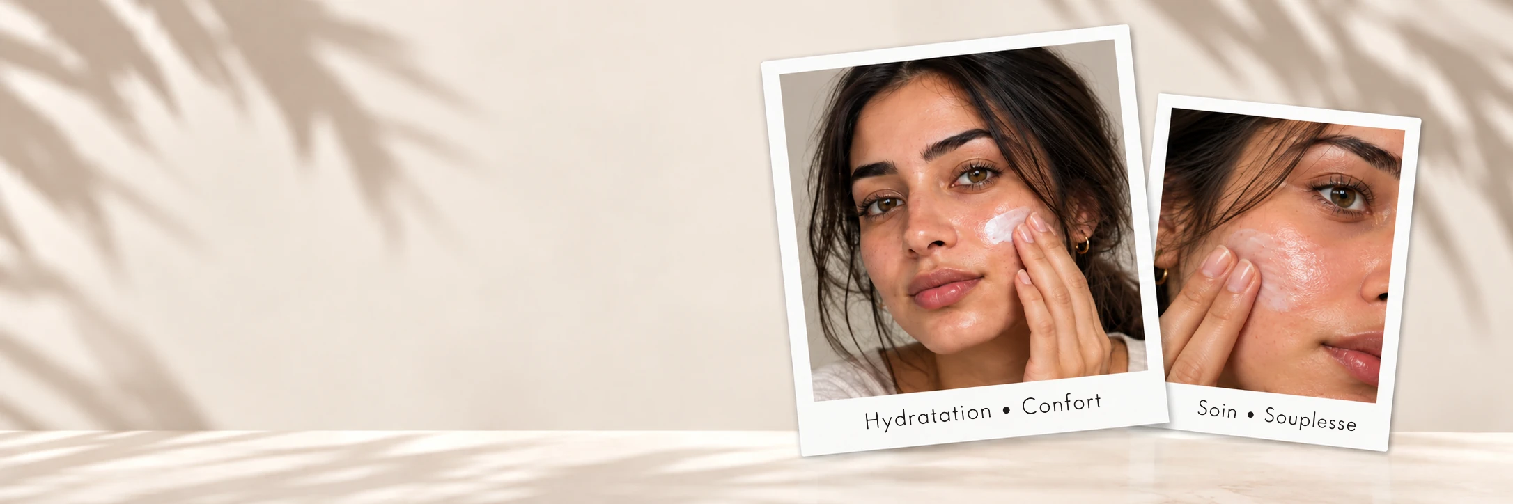 Deux photos encadrées d’une femme adulte appliquant un soin hydratant sur sa joue, légendées « Hydratation • Confort » et « Soin • Souplesse »